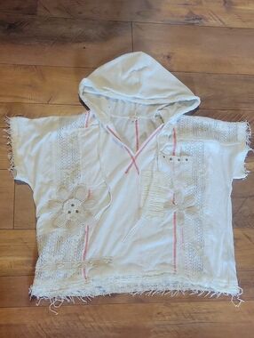 POL sz medium embroidered top